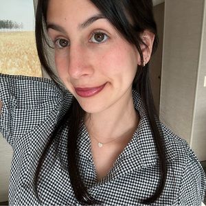 Meet your Posher, Ari